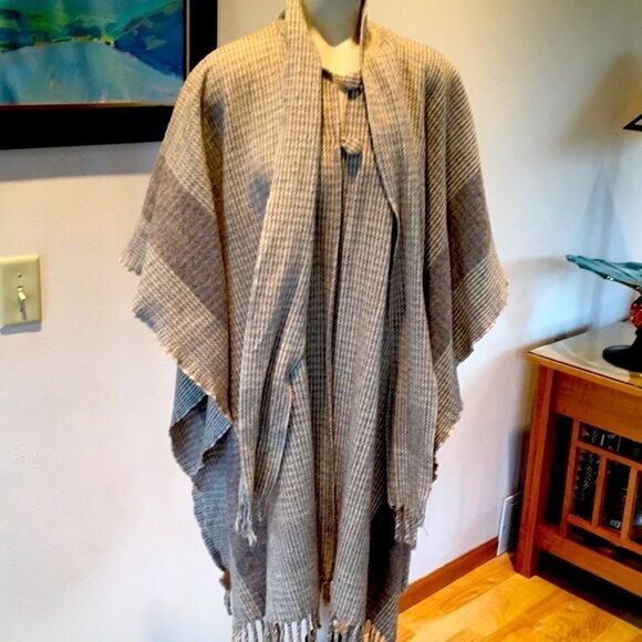 Like New Fall Winter Wool Poncho Houndstooth  BOHO Unisex - Picture 1 of 8